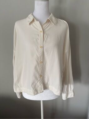 Madewell Soft Cream Button-Down Blouse. Size L